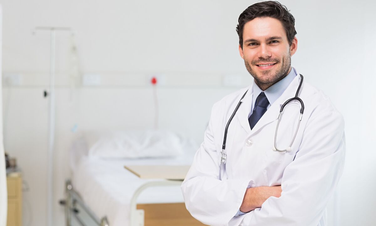 The doctor prescribes medication for the treatment of prostatitis based on the outcome of the tests
